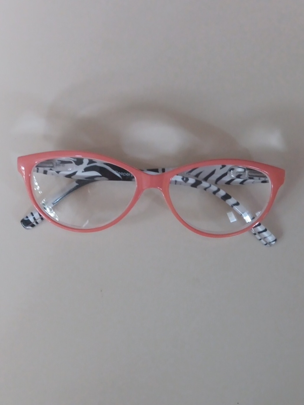 Women’s Coral Cat-Eye Glasses with Zebra-Print Temples +2.50 manification Reader